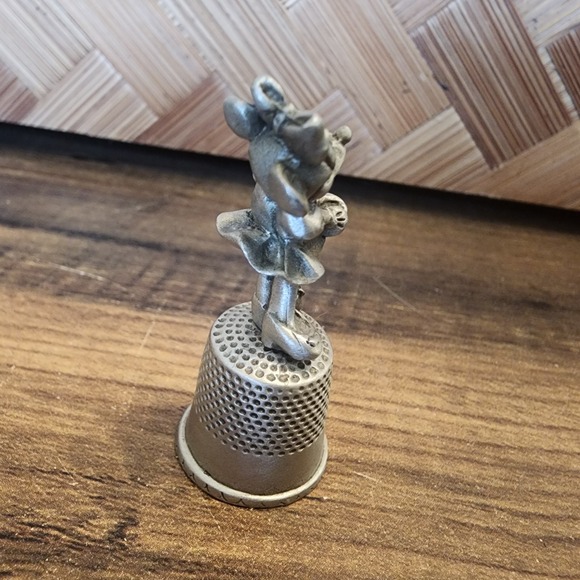 Walt Disney Minnie Mouse Pewter Sewing Thimble‎ Vintage Collectible Figurine - Picture 2 of 8